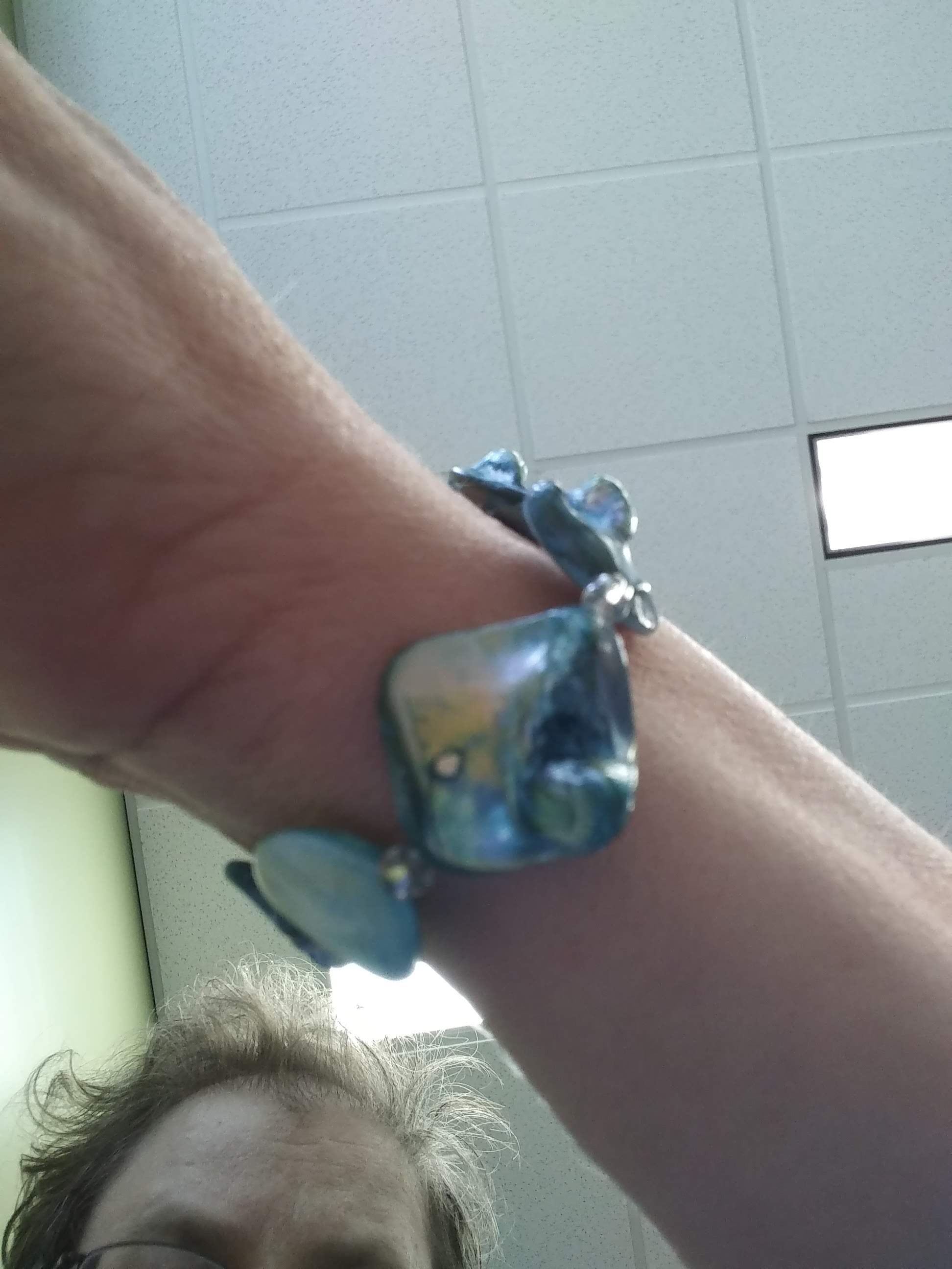 Handcrafted Blue Mother of Shell Pearl Stretch Bracelet – Elegant & Comfortable Jewelry