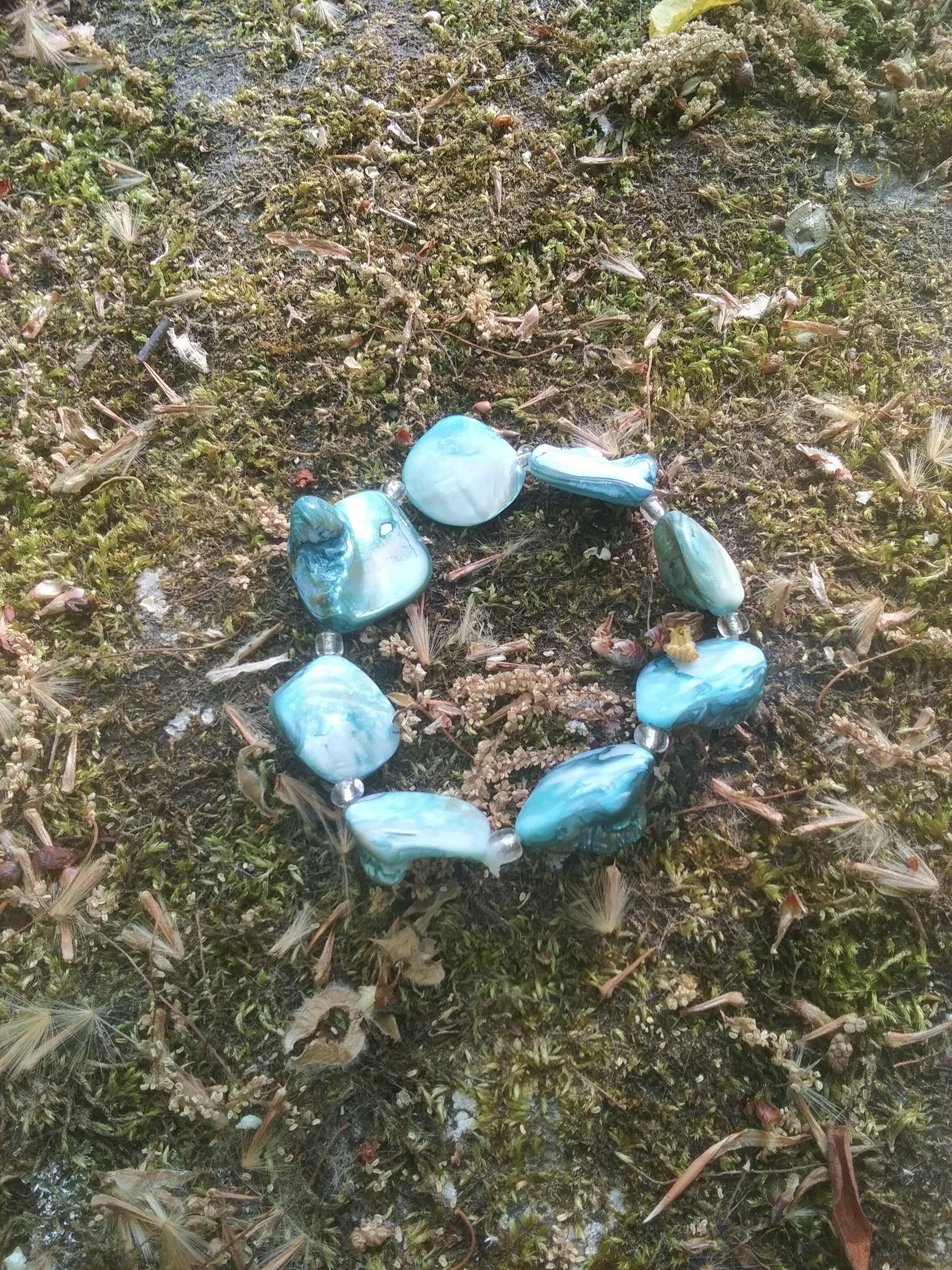 Handcrafted Blue Mother of Shell Pearl Stretch Bracelet – Elegant & Comfortable Jewelry