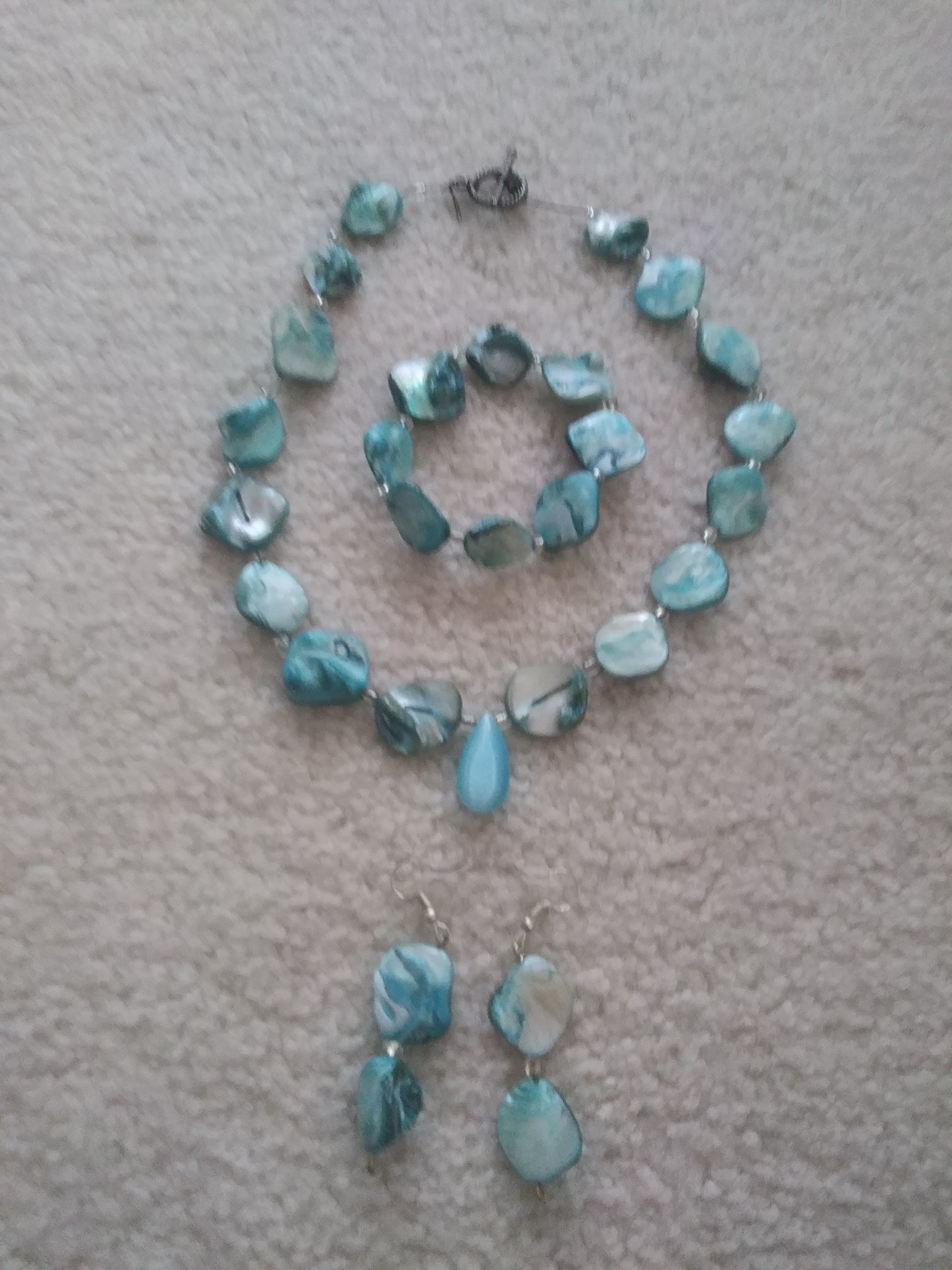 Handcrafted Blue Mother of Shell Pearl Stretch Bracelet – Elegant & Comfortable Jewelry